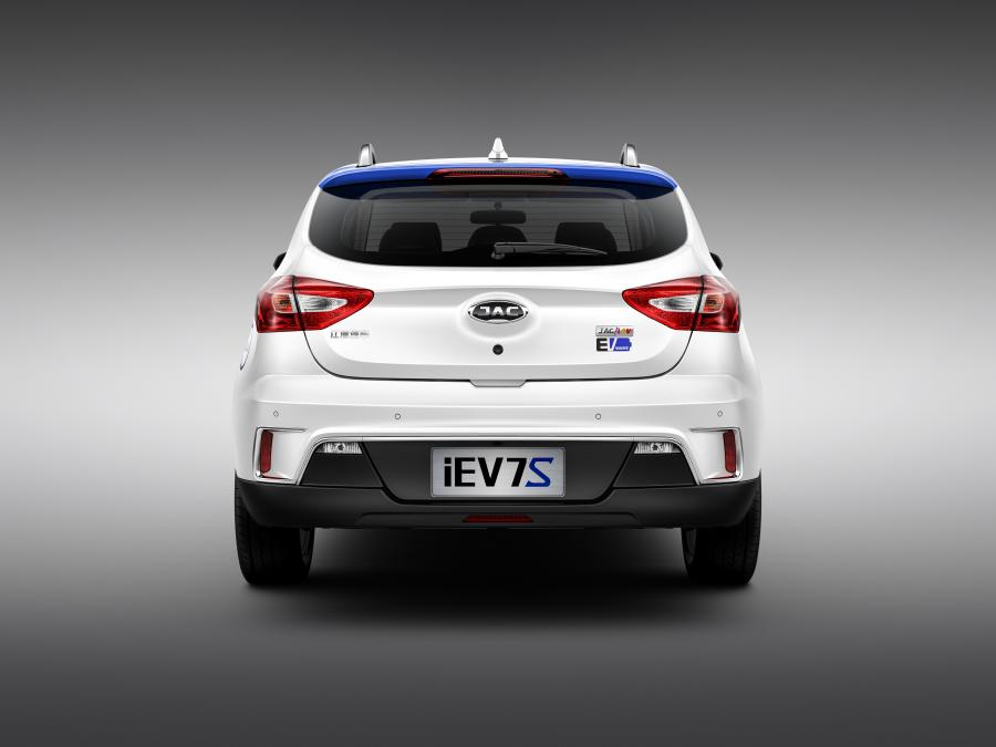 JAC iEV7S 2017 года  (фото 3 из 10)